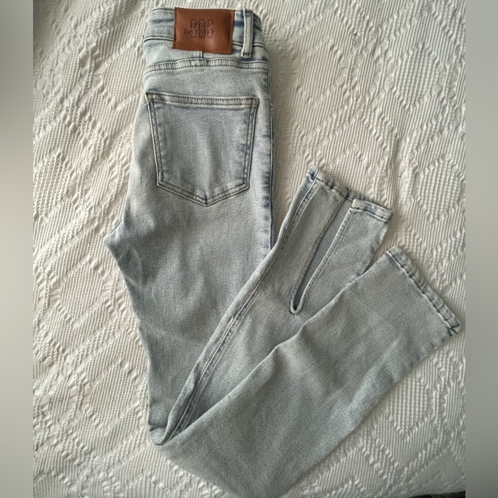 URBAN OUTFITTERS BDG LIGHT WASHED JEANS